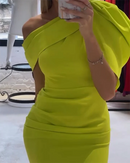 Mini vestido ombro a ombro cor sólida