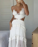 Vestido sem mangas plissado em camadas com recorte em cor sólida