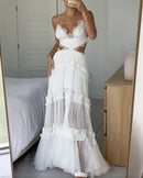 Vestido sem mangas plissado em camadas com recorte em cor sólida