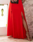 Vestido longo com fenda vazada em cor sólida com decote em V