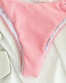 Maiô dividido com design de textura especial